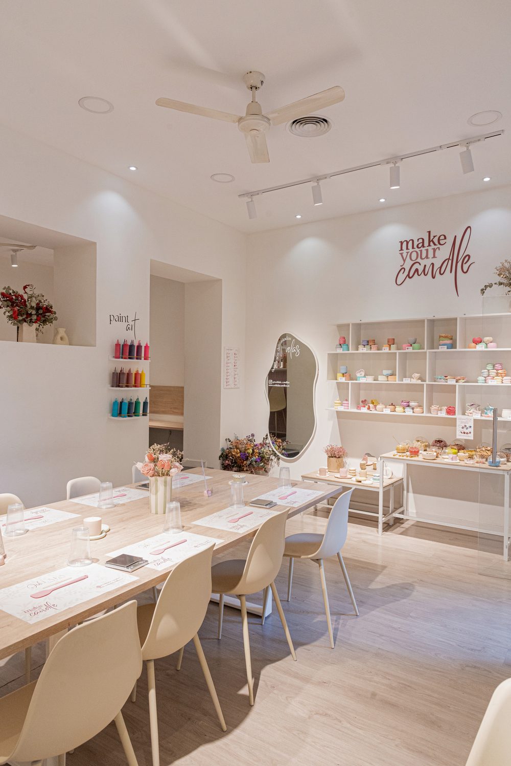 Mesa de evento montada en Ooh Lala Candle Studio